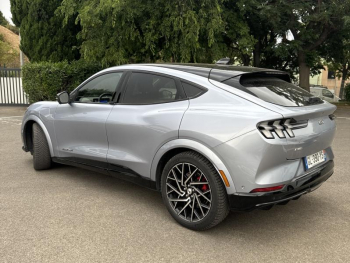 Photo 5 du bon plan FORD Mustang Mach-E Extended Range 99kWh 487ch AWD GT occasion à 49885 €