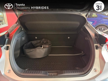 Photo 10 du bon plan TOYOTA C-HR 2.0 Hybride Rechargeable 225ch Design Pack Confort occasion à 38990 €