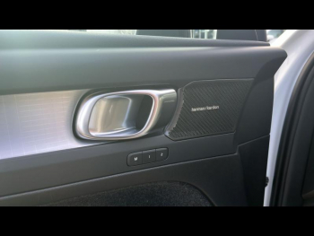 Photo 14 du bon plan VOLVO XC40 B3 163ch Plus DCT 7 occasion à 33990 €
