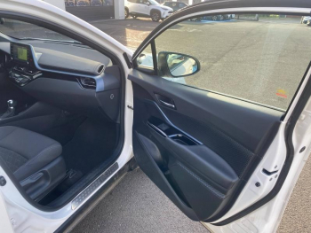 Photo 14 du bon plan TOYOTA C-HR 122h Edition 2WD E-CVT  MC19 occasion à 18990 €