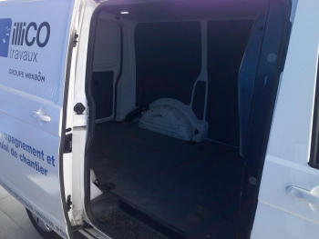 Photo 19 du bon plan VOLKSWAGEN Transporter Fg VUL 2.8T L1H1 2.0 TDI 150ch Business Plus DSG7 occasion à 32000 €