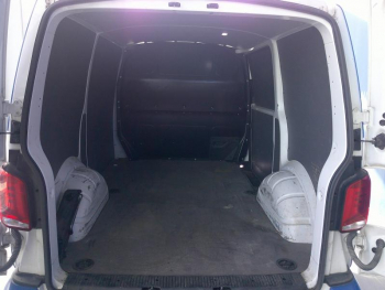 Photo 22 du bon plan VOLKSWAGEN Transporter Fg VUL 2.8T L1H1 2.0 TDI 150ch Business Plus DSG7 occasion à 32000 €