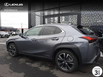 Photo 3 du bon plan LEXUS UX 250h 2WD Premium Edition MY21 occasion à 23990 €