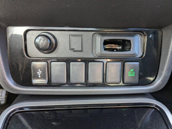 Photo 18 du bon plan MITSUBISHI Outlander PHEV Twin Motor Business 4WD Euro6d-T EVAP 5cv occasion à 19490 €