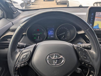 Photo 6 du bon plan TOYOTA C-HR 122h Edition 2WD E-CVT RC18 occasion à 16990 €