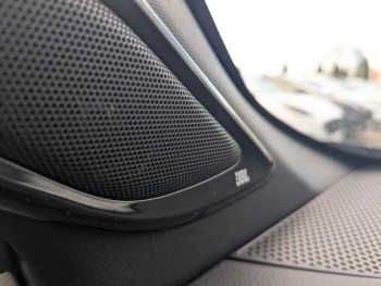 Photo 13 du bon plan TOYOTA C-HR 122h Edition 2WD E-CVT RC18 occasion à 16990 €