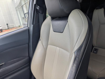 Photo 14 du bon plan TOYOTA C-HR 122h Edition 2WD E-CVT RC18 occasion à 16990 €