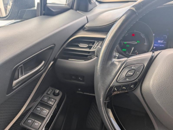 Photo 15 du bon plan TOYOTA C-HR 122h Edition 2WD E-CVT RC18 occasion à 16990 €