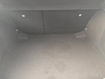 Photo 18 du bon plan TOYOTA C-HR 122h Edition 2WD E-CVT RC18 occasion à 16990 €