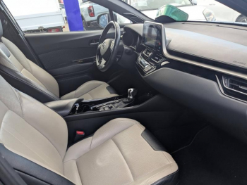 Photo 19 du bon plan TOYOTA C-HR 122h Edition 2WD E-CVT RC18 occasion à 16990 €