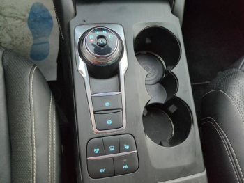 Photo 12 du bon plan FORD Kuga 2.5 Duratec 225ch PHEV Vignale BVA occasion à 24900 €