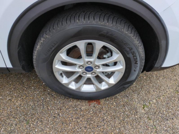 Photo 24 du bon plan FORD Kuga 2.5 Duratec 190ch FHEV E85 Titanium BVA occasion à 25400 €