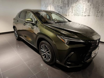 Photo 3 du bon plan LEXUS NX 450h+ Luxe 4WD Pack Design occasion à 49990 €