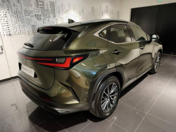 Photo 4 du bon plan LEXUS NX 450h+ Luxe 4WD Pack Design occasion à 49990 €