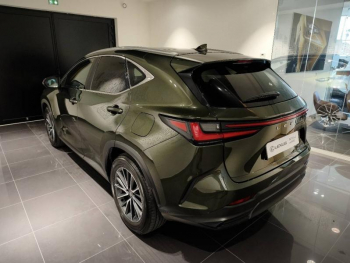 Photo 6 du bon plan LEXUS NX 450h+ Luxe 4WD Pack Design occasion à 49990 €