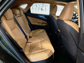 Photo 14 du bon plan LEXUS NX 450h+ Luxe 4WD Pack Design occasion à 49990 €