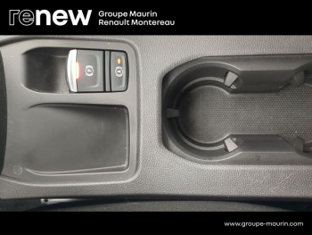 Photo 25 du bon plan RENAULT Clio 1.6 E-Tech hybride 145ch Techno occasion à 17290 €