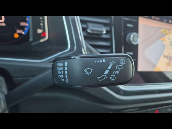 Photo 18 du bon plan VOLKSWAGEN T-Roc 1.5 TSI EVO 150ch Carat DSG7 Euro6d-T 117g occasion à 19890 €