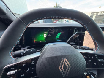 Photo 25 du bon plan RENAULT Austral 1.2 E-Tech full hybrid 200ch esprit Alpine - 25 occasion à 42990 €