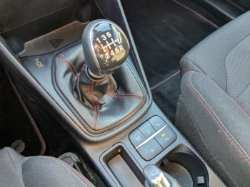 Photo 24 du bon plan FORD Fiesta 1.0 Flexifuel 95ch ST-Line 5p occasion à 15923 €