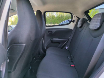 Photo 16 du bon plan PEUGEOT 108 VTi 72 Style S&S 4cv 5p occasion à 8890 €