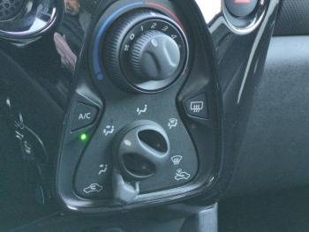 Photo 24 du bon plan PEUGEOT 108 VTi 72 Style S&S 4cv 5p occasion à 8890 €