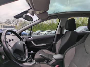 Photo 15 du bon plan PEUGEOT 308 1.6 e-HDi112 FAP Sportium 5p occasion à 5780 €