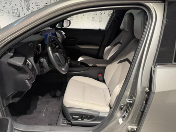 Photo 11 du bon plan LEXUS UX 250h 2WD Luxe Plus MY22 occasion à 27990 €