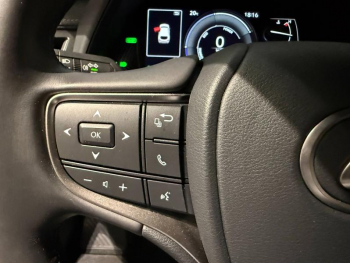 Photo 20 du bon plan LEXUS UX 250h 2WD Luxe Plus MY22 occasion à 27990 €