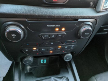 Photo 10 du bon plan FORD Ranger VUL 2.0 TDCi 170ch Super Cab XLT occasion à 24900 €