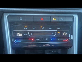 Photo 15 du bon plan VOLKSWAGEN T-Roc 2.0 TDI 116ch Life Business occasion à 22890 €