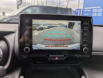 Photo 12 du bon plan TOYOTA Yaris Cross 116h Dynamic Business + Programme Beyond Zero Academy MY22 occasion à 22490 €