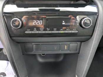 Photo 13 du bon plan TOYOTA Yaris Cross 116h Dynamic Business + Programme Beyond Zero Academy MY22 occasion à 22490 €