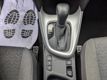 Photo 14 du bon plan TOYOTA Yaris Cross 116h Dynamic Business + Programme Beyond Zero Academy MY22 occasion à 22490 €