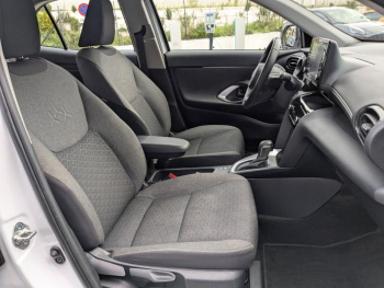 Photo 16 du bon plan TOYOTA Yaris Cross 116h Dynamic Business + Programme Beyond Zero Academy MY22 occasion à 22490 €