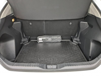 Photo 18 du bon plan TOYOTA Yaris Cross 116h Dynamic Business + Programme Beyond Zero Academy MY22 occasion à 22490 €