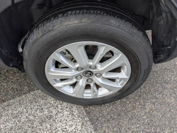 Photo 23 du bon plan TOYOTA Yaris Cross 116h Dynamic Business + Programme Beyond Zero Academy MY22 occasion à 22490 €