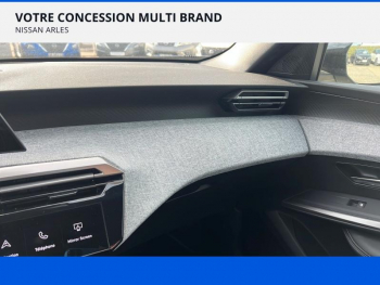 Photo 24 du bon plan PEUGEOT 3008 1.2 Hybrid 136ch Allure e-DCS6 occasion à 27900 €