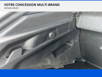 Photo 25 du bon plan PEUGEOT 3008 1.2 Hybrid 136ch Allure e-DCS6 occasion à 27900 €