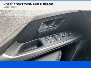 Photo 26 du bon plan PEUGEOT 3008 1.2 Hybrid 136ch Allure e-DCS6 occasion à 27900 €