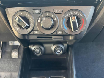 Photo 14 du bon plan SUZUKI Swift 1.2 Dualjet Hybrid 83ch PrivilÃ¨ge occasion à 14990 €