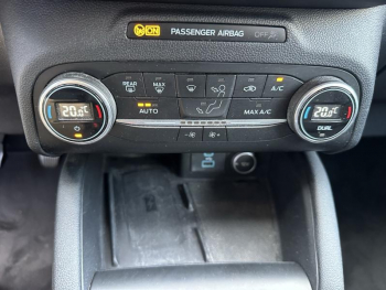 Photo 16 du bon plan FORD Kuga 2.0 EcoBlue 150ch mHEV Titanium occasion à 19990 €