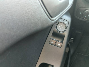 Photo 16 du bon plan FORD Fiesta 1.0 Flexifuel 95ch Cool & Connect 5p occasion à 15490 €