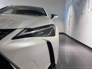 Photo 8 du bon plan LEXUS UX 250h 2WD Luxe Plus MY21 occasion à 24990 €