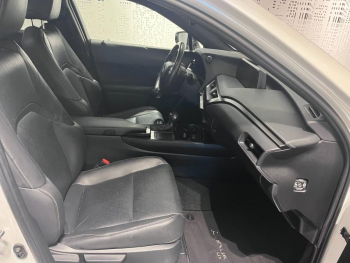 Photo 11 du bon plan LEXUS UX 250h 2WD Luxe Plus MY21 occasion à 24990 €