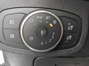 Photo 13 du bon plan FORD Fiesta 1.1 85ch Cool & Connect 5p Euro6.2 occasion à 12670 €