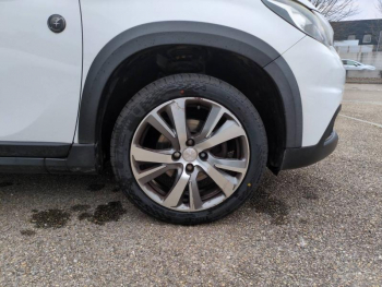 Photo 10 du bon plan PEUGEOT 2008 1.2 PureTech 130ch E6.c Allure S&S occasion à 7990 €