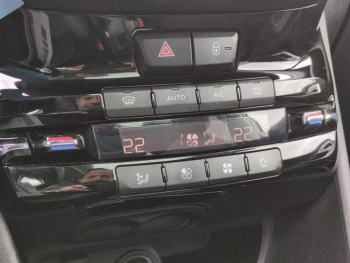 Photo 22 du bon plan PEUGEOT 2008 1.2 PureTech 130ch E6.c Allure S&S occasion à 7990 €