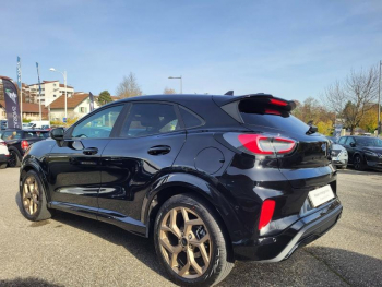 Photo 2 du bon plan FORD Puma 1.0 EcoBoost 155ch S&S mHEV ST-Line X Gold Edition Powershift occasion à 22890 €