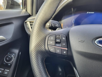 Photo 25 du bon plan FORD Puma 1.0 EcoBoost 155ch S&S mHEV ST-Line X Gold Edition Powershift occasion à 22890 €